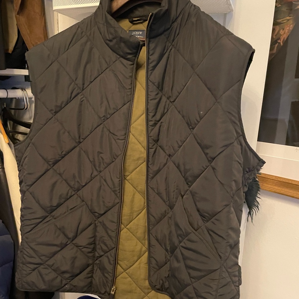 Light weight quilted vest.
